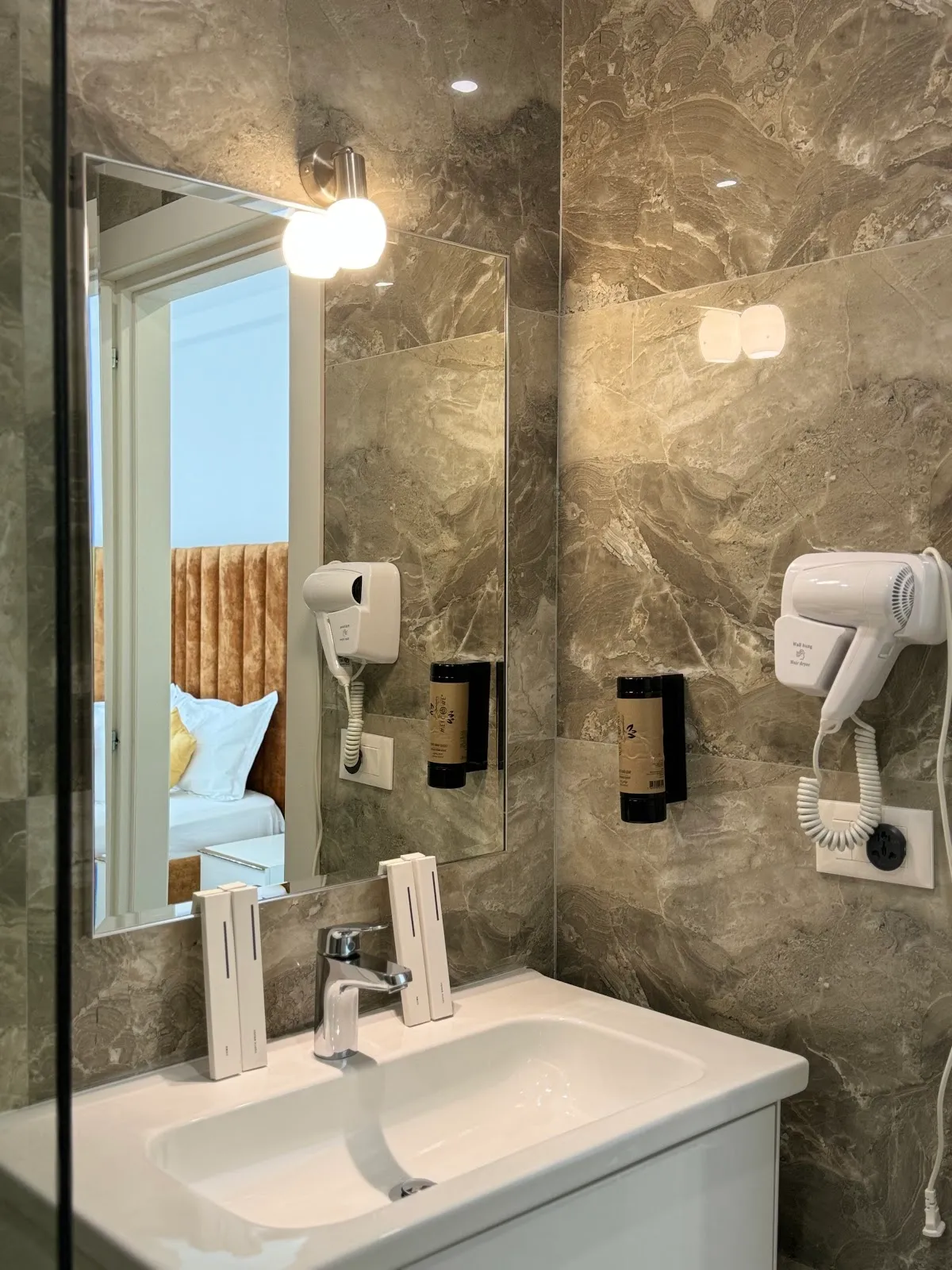 Dhomë Deluxe për 3 Persona